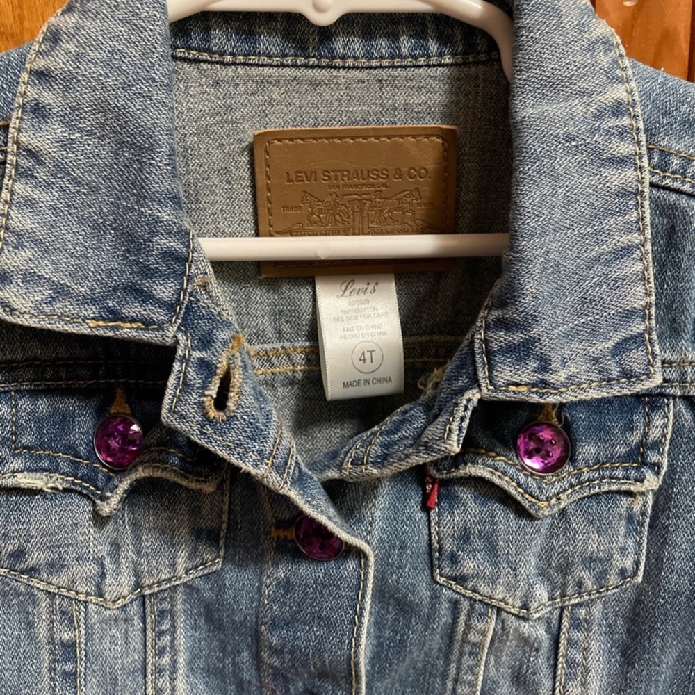 NWOT Levi girls Jean jacket - Picture 2 of 4